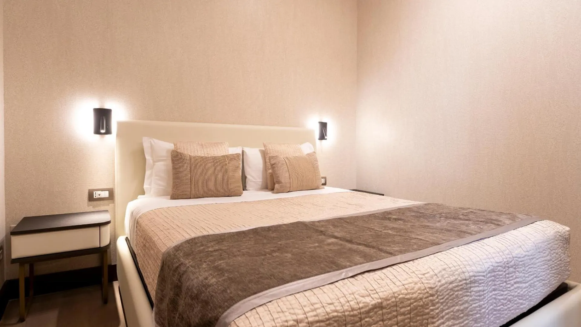 San Carlo Suite Rome Italy